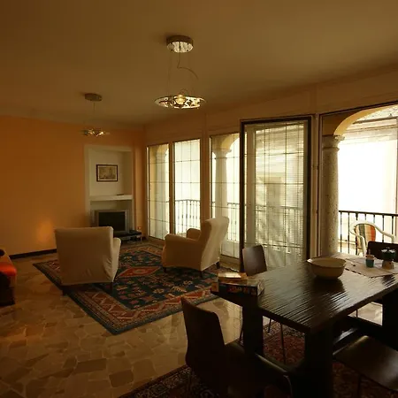 Loggia Innocenti Apartment Verbania